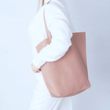 Load image into Gallery viewer, Everyday Leather Tote Bag BLUSH