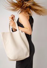 Load image into Gallery viewer, Everyday Leather Tote Bag IVORY
